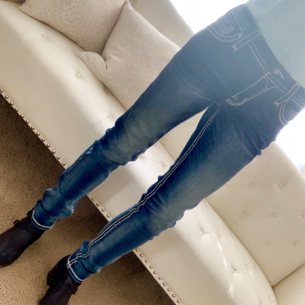 Sold NWT! NEW ADDITION ROCK REVIVAL SKINNY - Picture 6 of 8